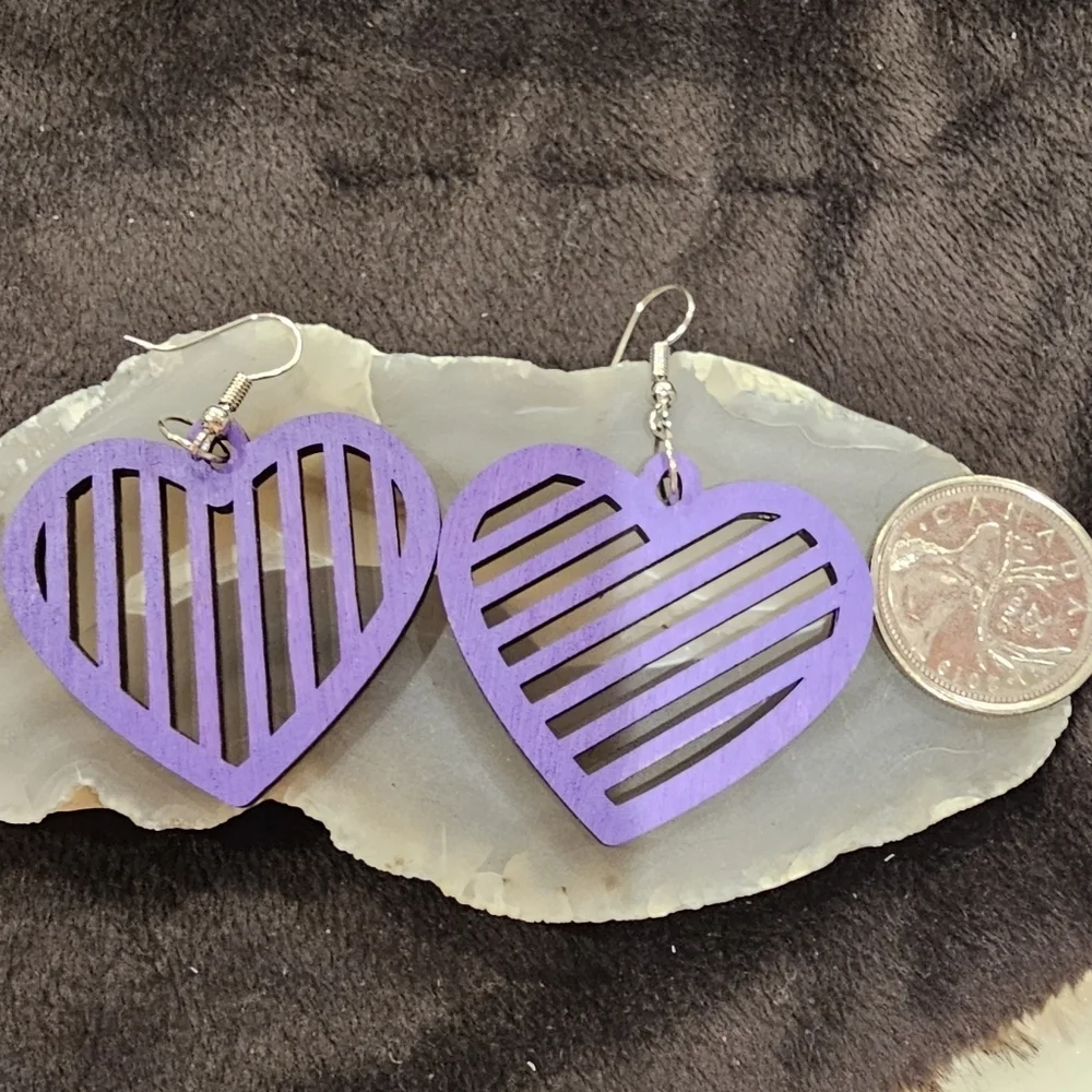 💥4 for $25💥 Laser-cut Heart Shaped Wood Earrings - Picture 2 of 7